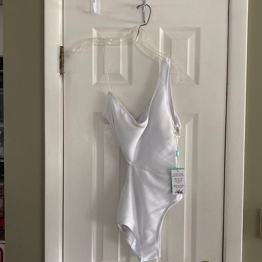 HEAT SOLIDS OPEN SIDE ONE SHOULDER 1PC BATHING SUIT SIZE X-LARGE NWT